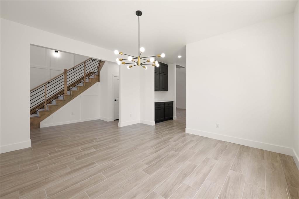 4528 Maple Ridge Drive Property Photo 8