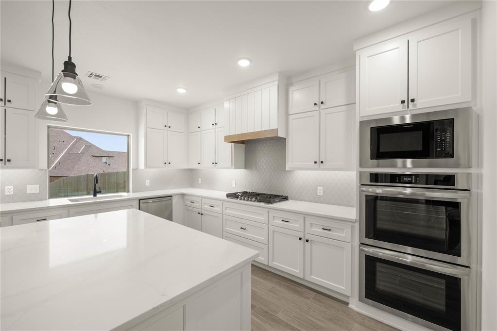 4528 Maple Ridge Drive Property Photo 13