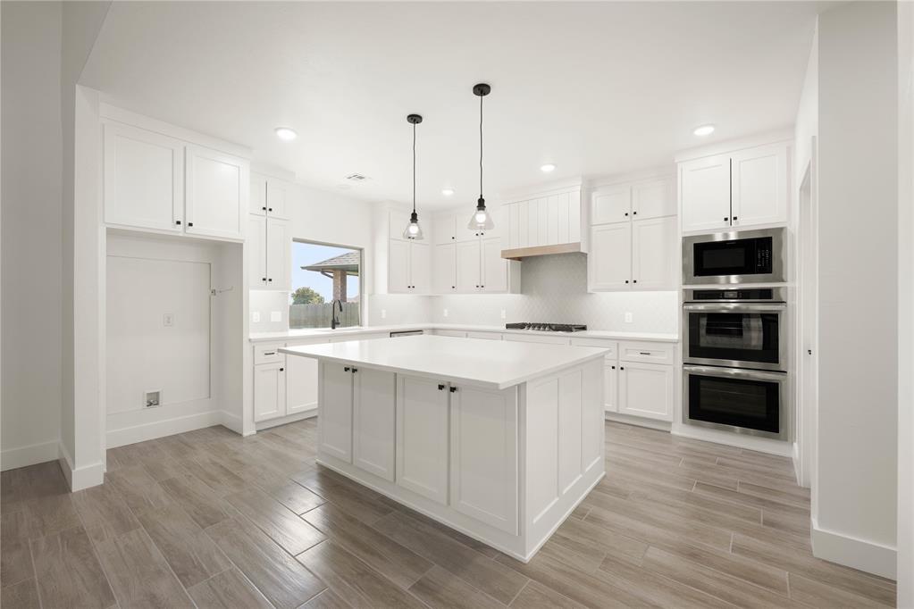 4528 Maple Ridge Drive Property Photo 15