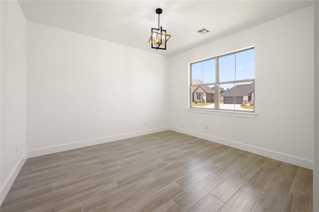 4528 Maple Ridge Drive Property Photo 20