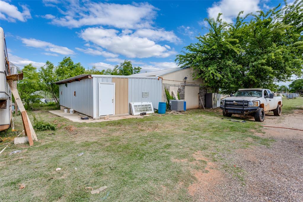 19520 Crestview Road Property Photo 6