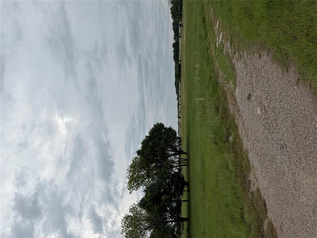 1229557 Property Photo 2