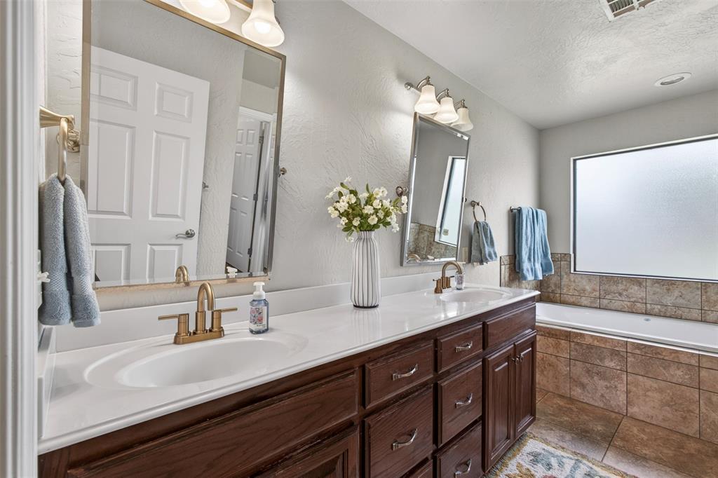 207 Clayton Property Photo 27