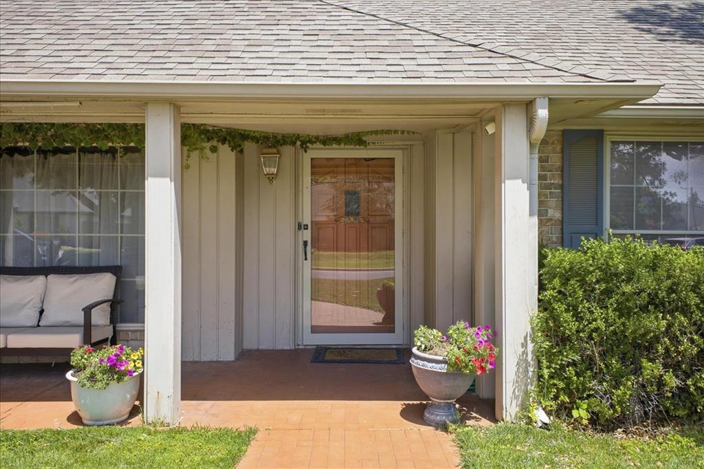 2901 Chapel Hill Road Property Photo 2