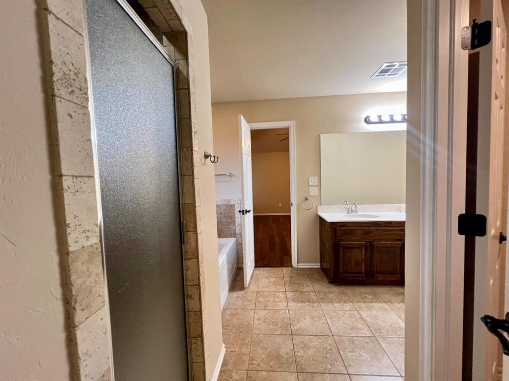 10605 Nw 17th Property Photo 17
