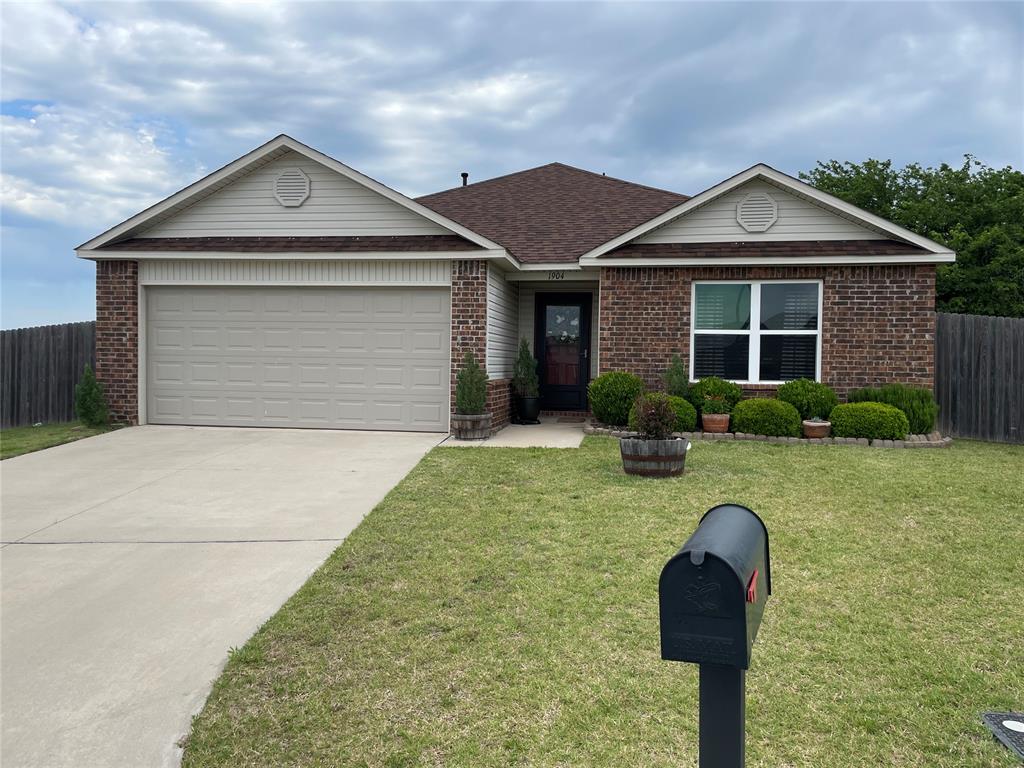 1904 Twisted Oak Court Property Photo 2