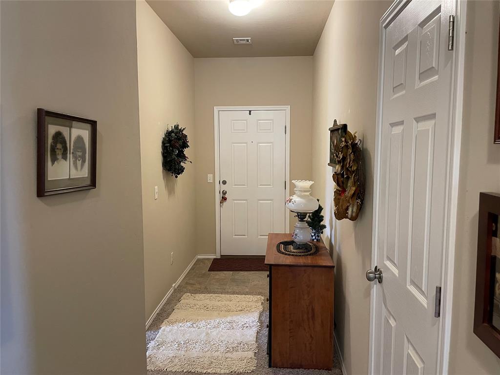 1904 Twisted Oak Court Property Photo 5