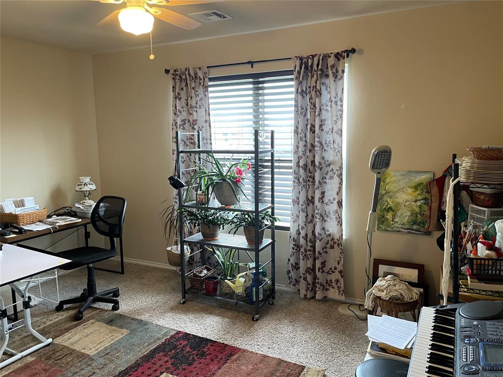 1904 Twisted Oak Court Property Photo 6