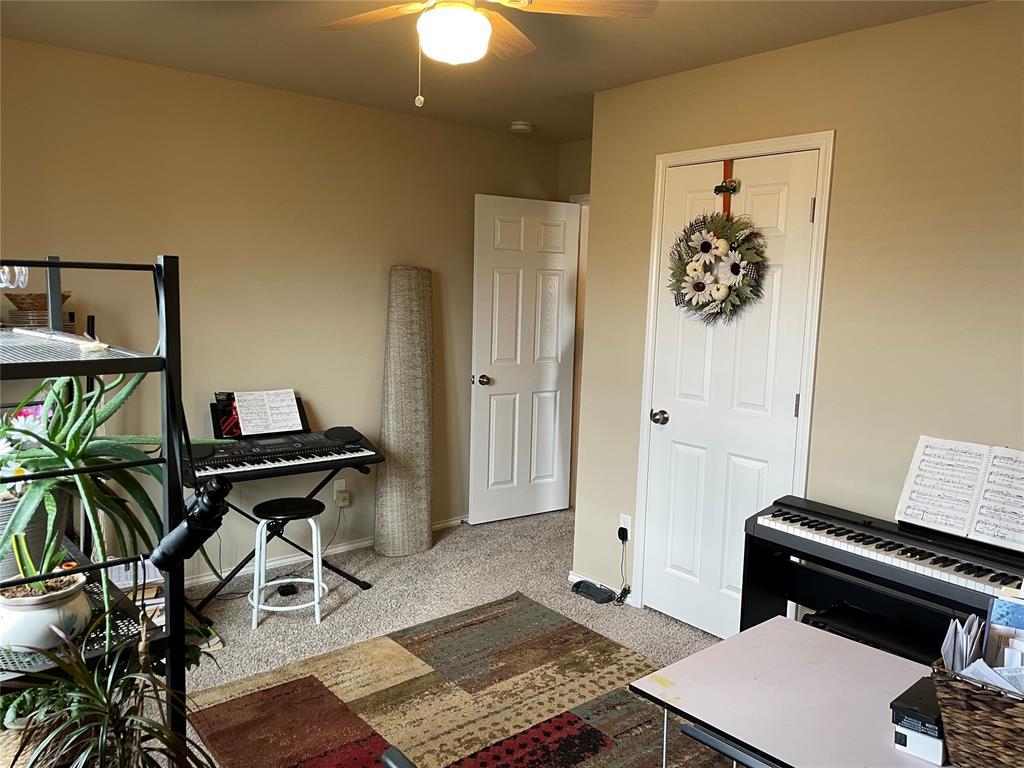1904 Twisted Oak Court Property Photo 7
