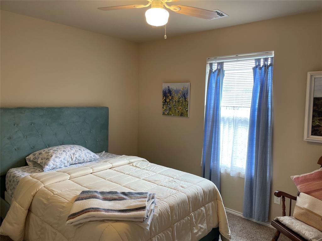 1904 Twisted Oak Court Property Photo 8