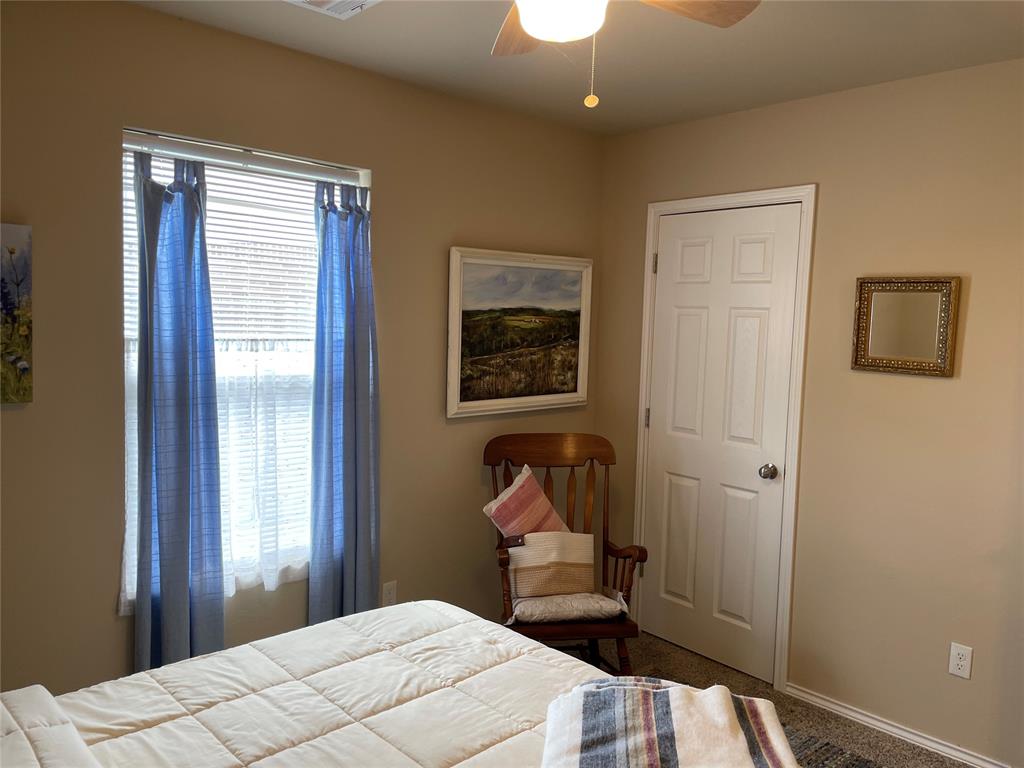 1904 Twisted Oak Court Property Photo 9