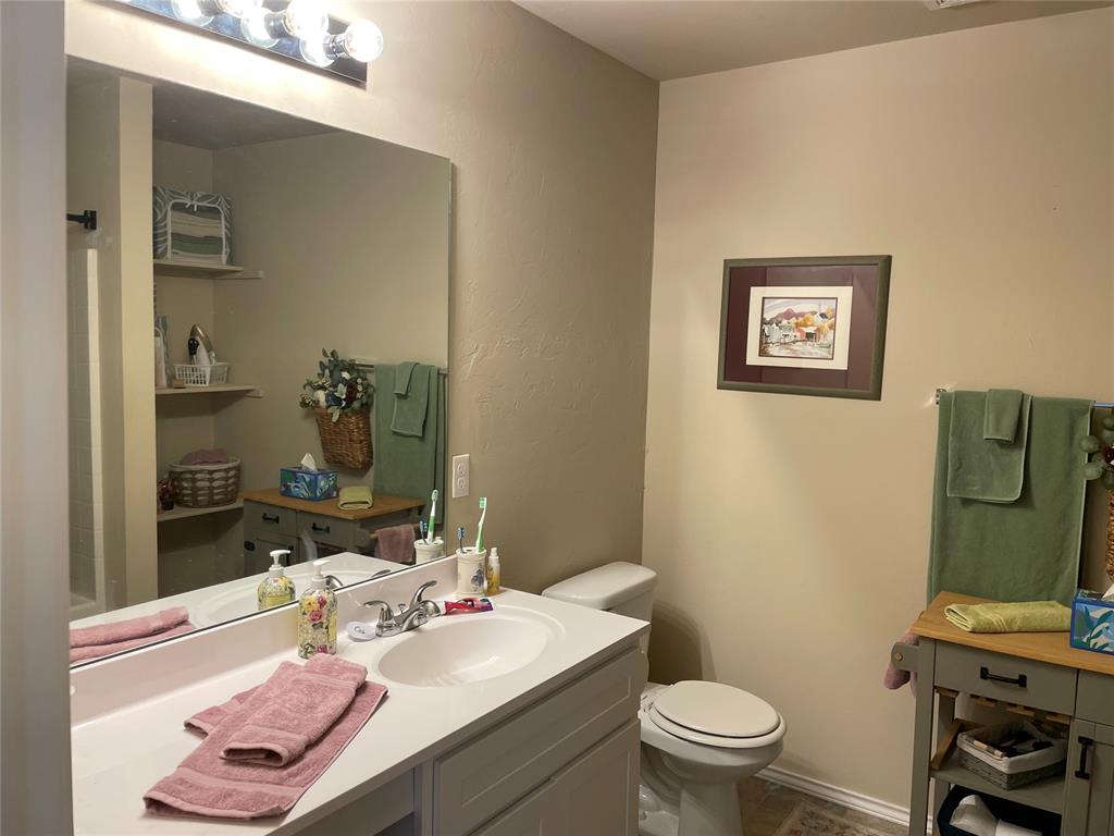 1904 Twisted Oak Court Property Photo 12