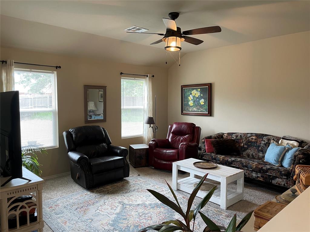 1904 Twisted Oak Court Property Photo 16