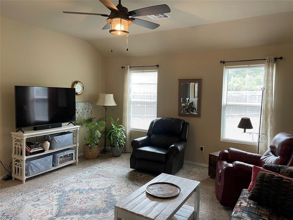 1904 Twisted Oak Court Property Photo 17