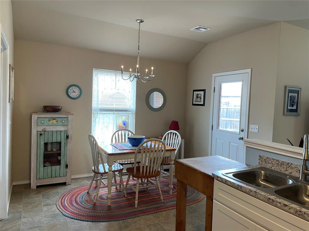 1904 Twisted Oak Court Property Photo 19