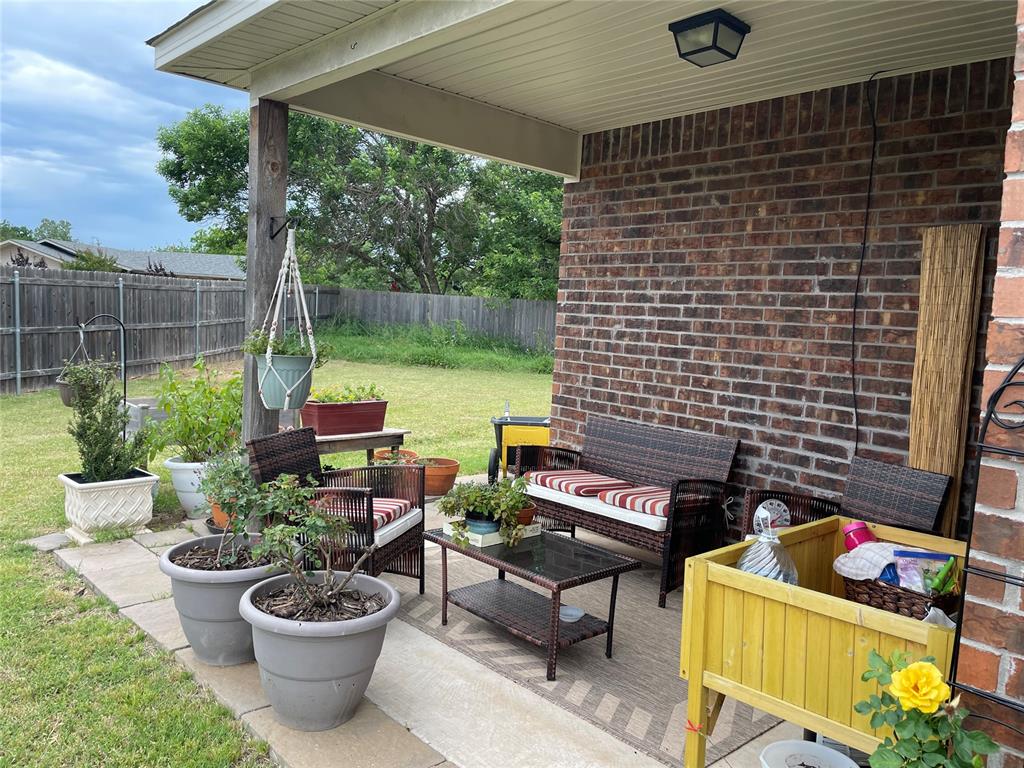 1904 Twisted Oak Court Property Photo 24