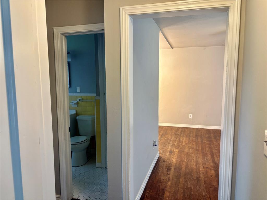 1702 W Britton Road Property Photo 8