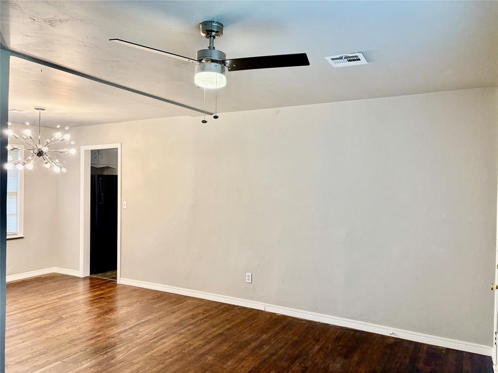 1702 W Britton Road Property Photo 10
