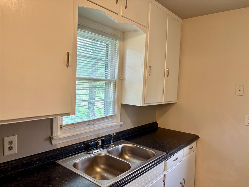 1702 W Britton Road Property Photo 17