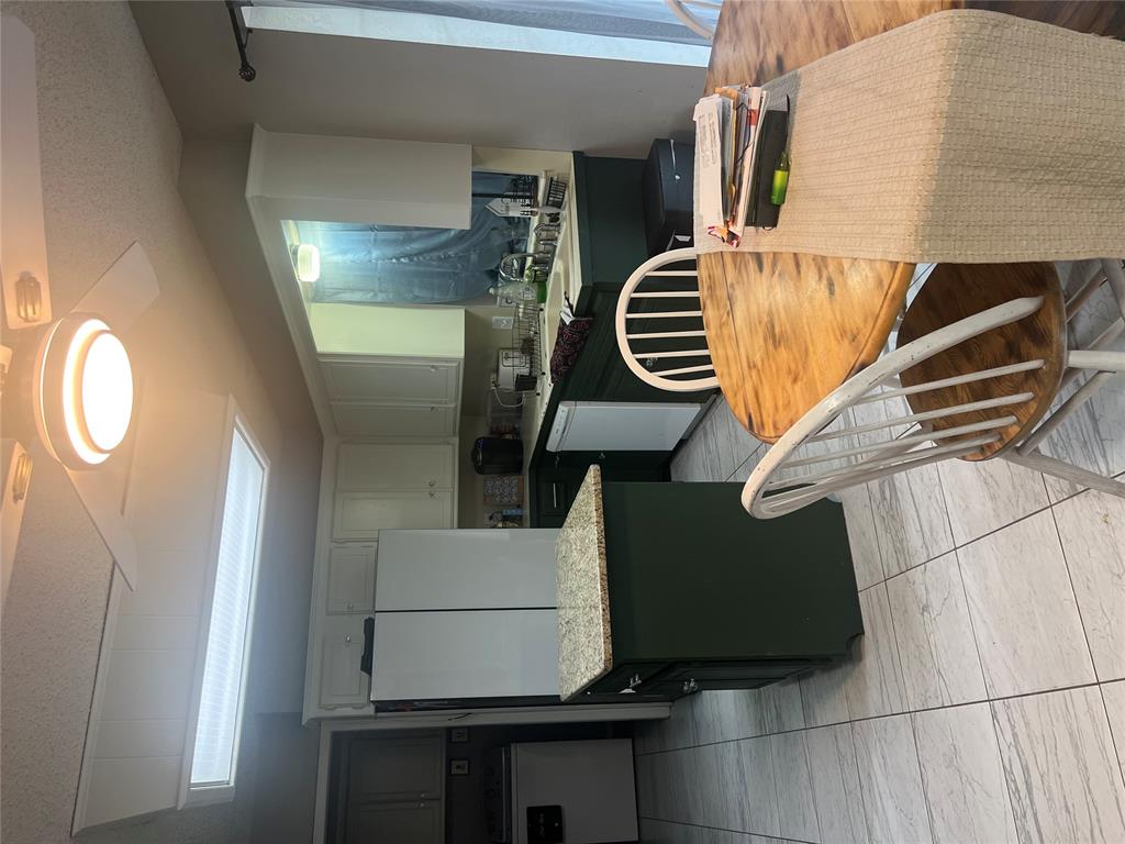 2912 Eastgate Drive Property Photo 4