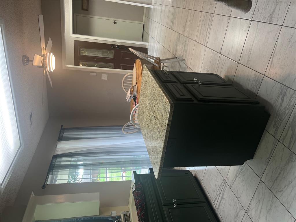 2912 Eastgate Drive Property Photo 8