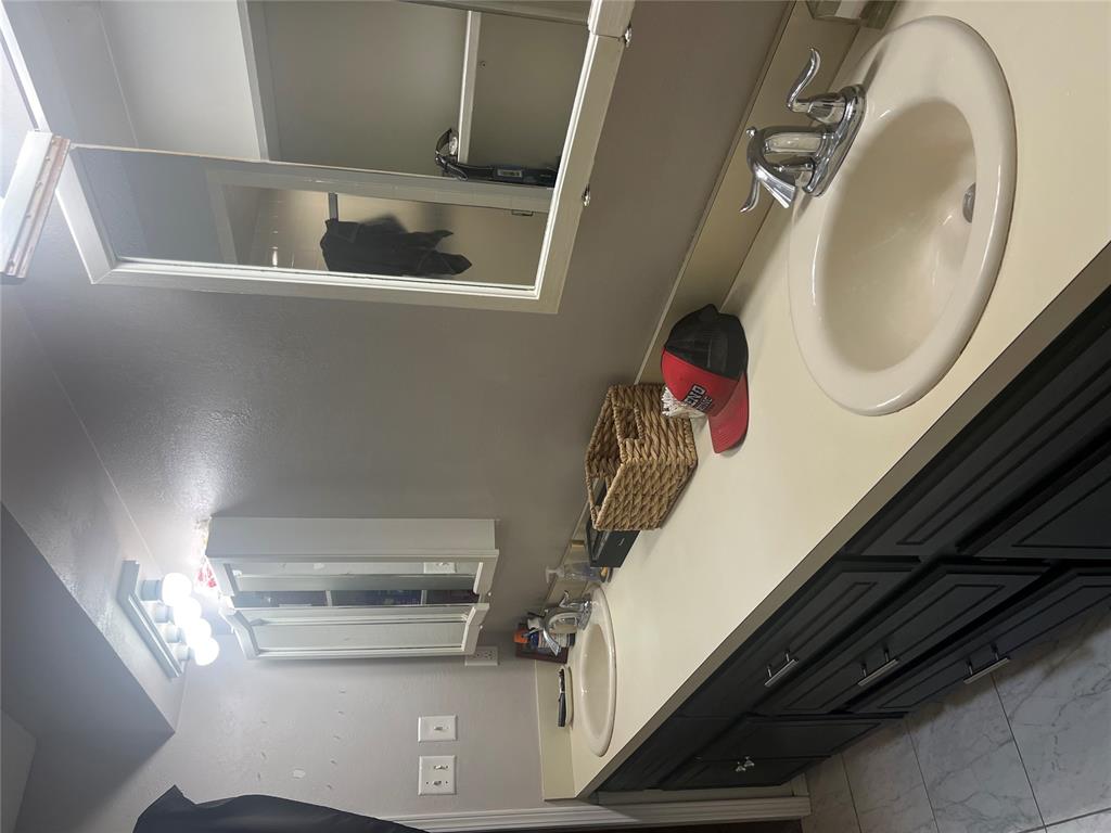 2912 Eastgate Drive Property Photo 13