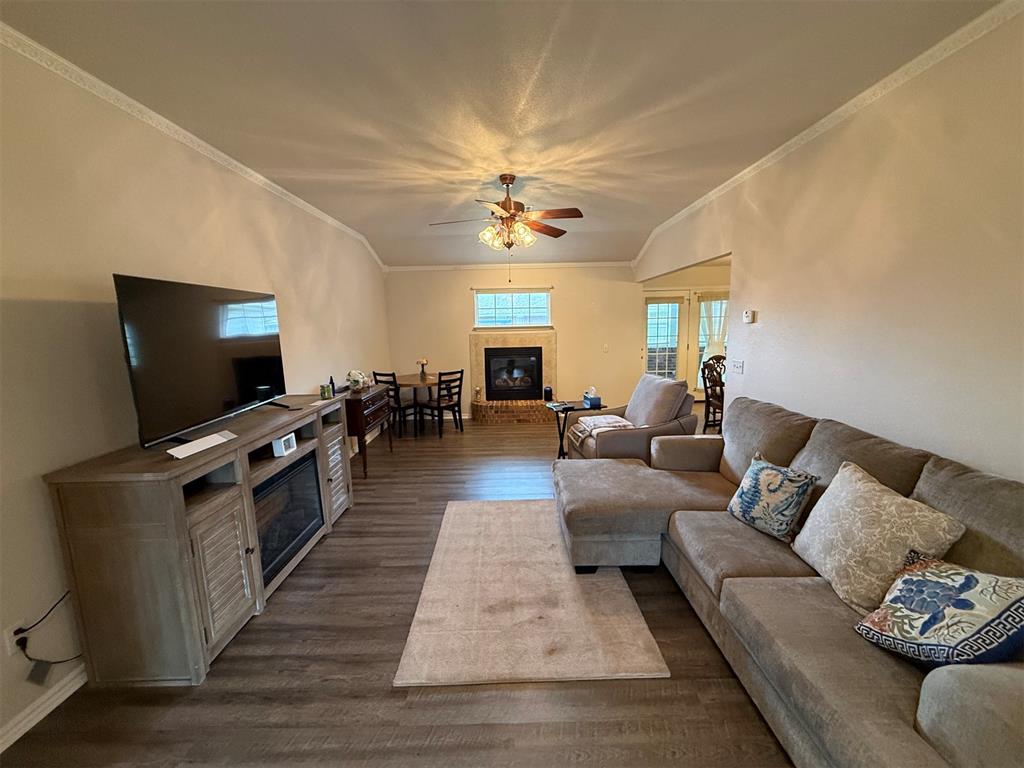 1926 E Aspen Place Property Photo 7