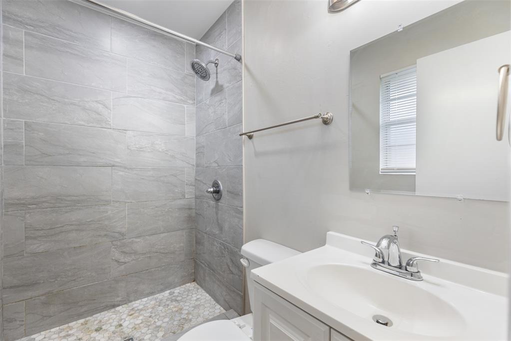 8221 N Harvey Avenue Property Photo 22