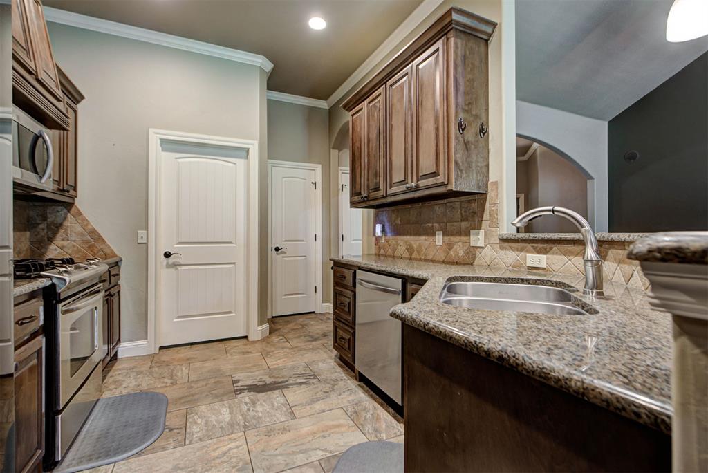 19513 Crest Ridge Drive Property Photo 12