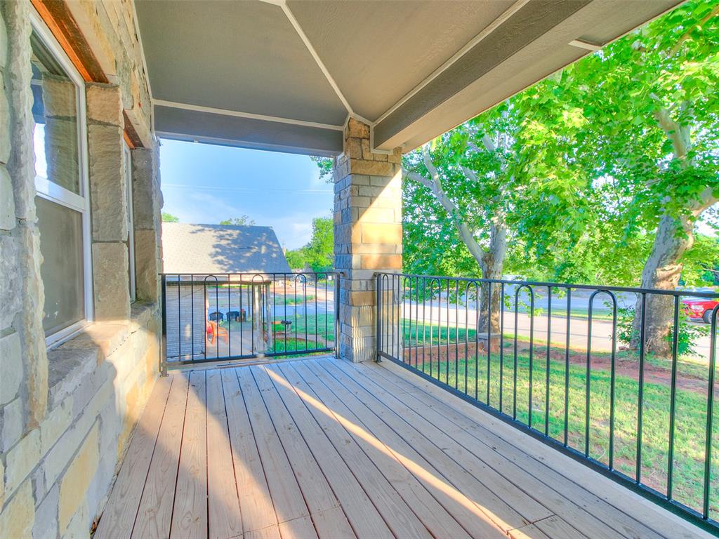 105 E College Avenue Property Photo 3
