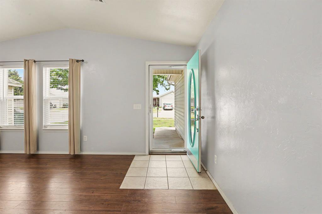 15513 Camellia Road Property Photo 5