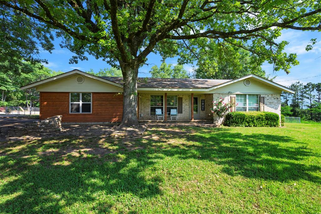 555 Skipjack Road Property Photo 1