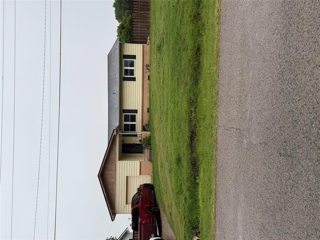 724 E 17th Street Property Photo 1