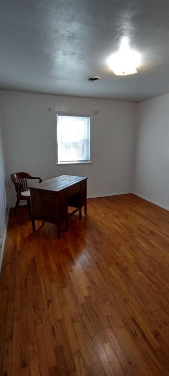 724 E 17th Street Property Photo 12