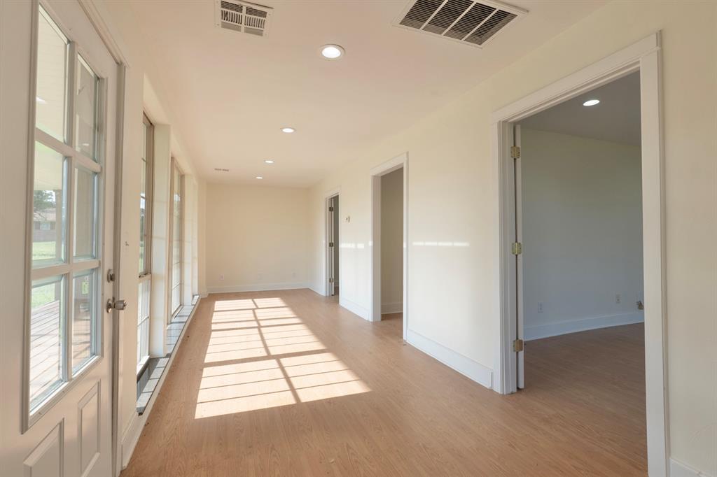 1705 W Walnut Street Property Photo 5