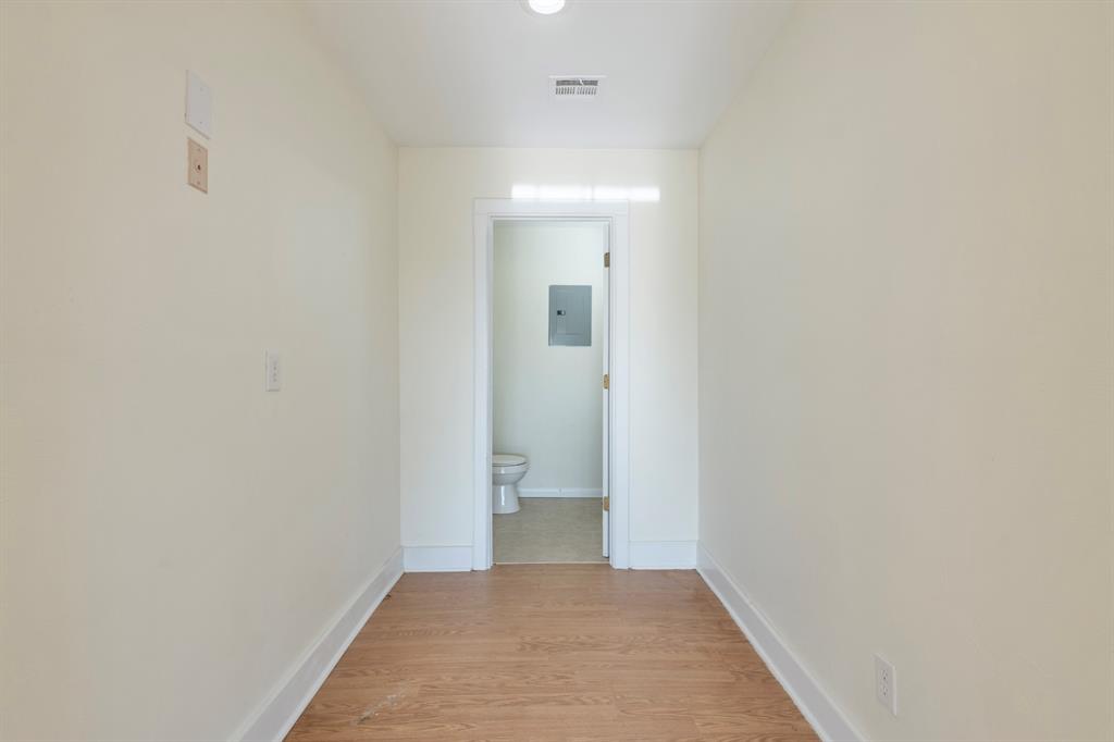 1705 W Walnut Street Property Photo 12