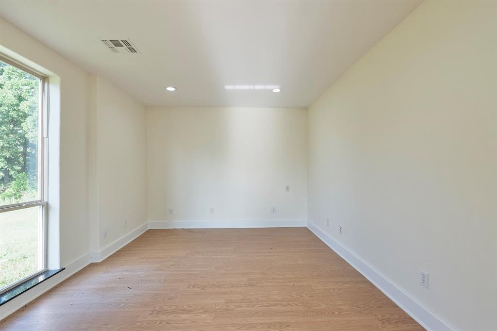 1705 W Walnut Street Property Photo 14