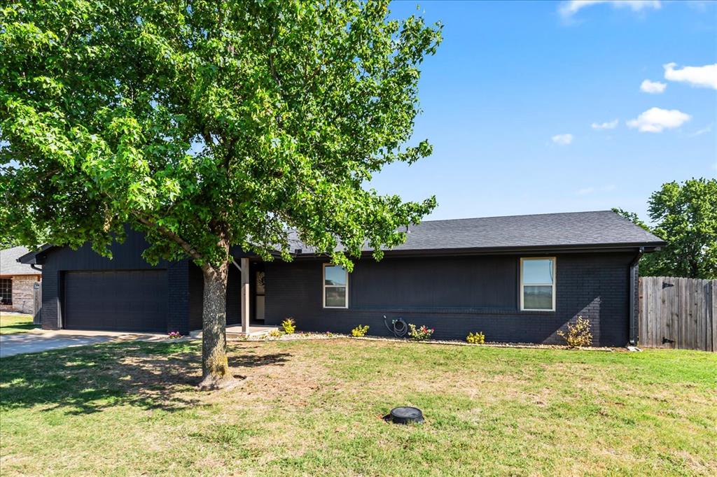 1718 W Elm Street Property Photo 6
