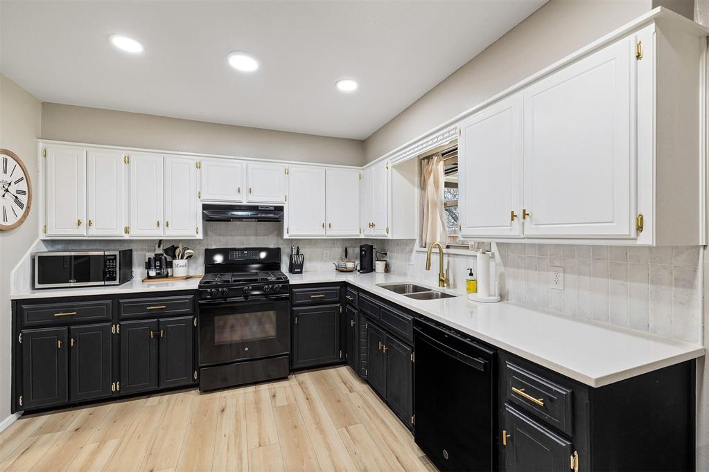 1718 W Elm Street Property Photo 15