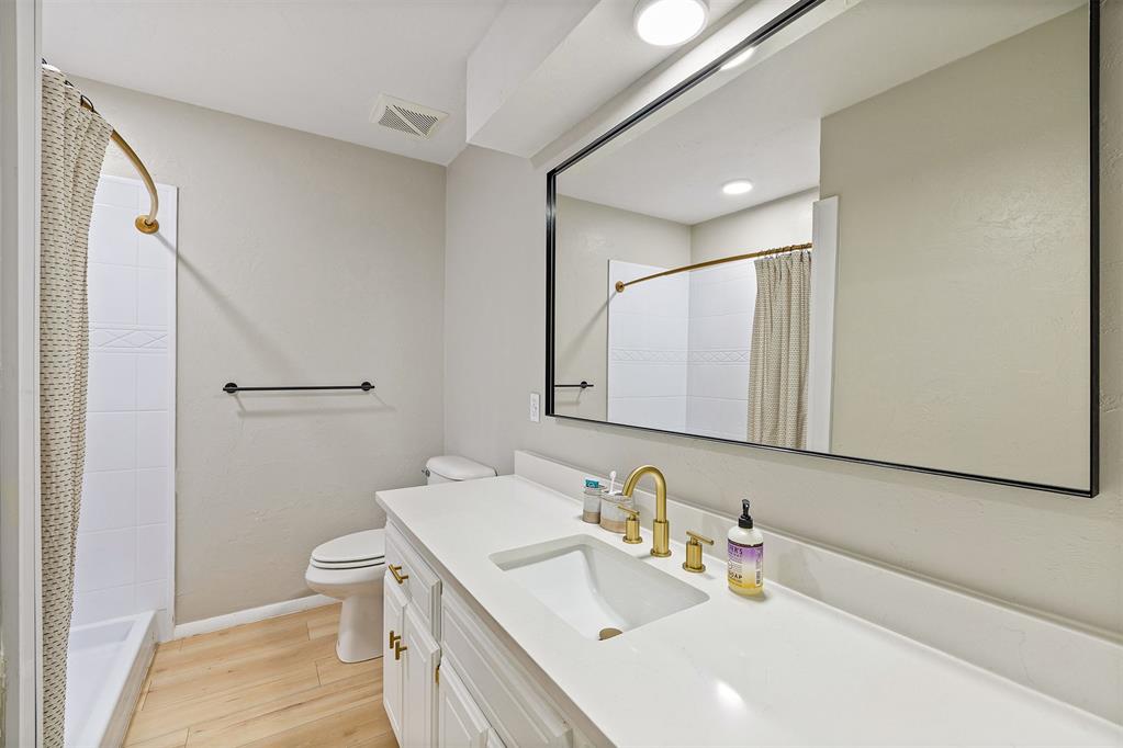 1718 W Elm Street Property Photo 22