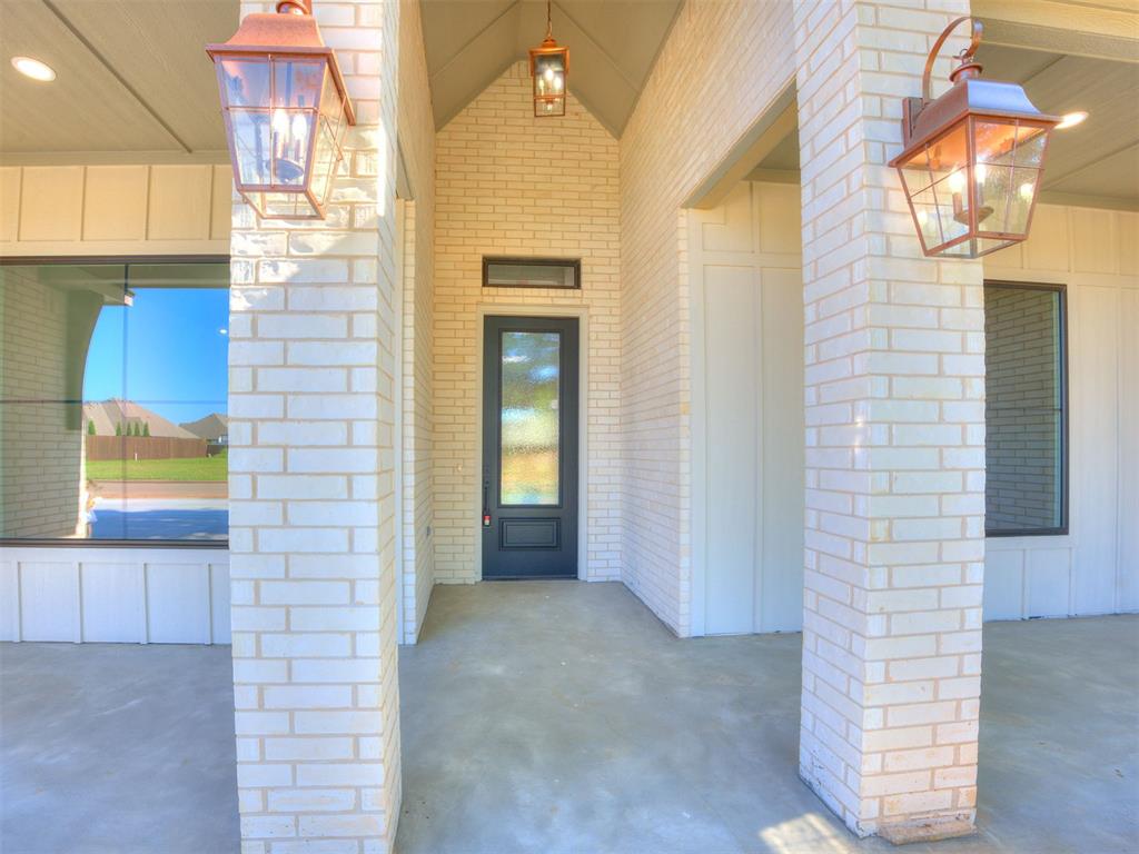 3700 Hunter Glen Drive Property Photo 5