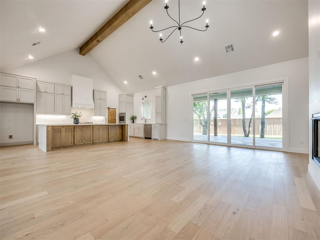 3700 Hunter Glen Drive Property Photo 12