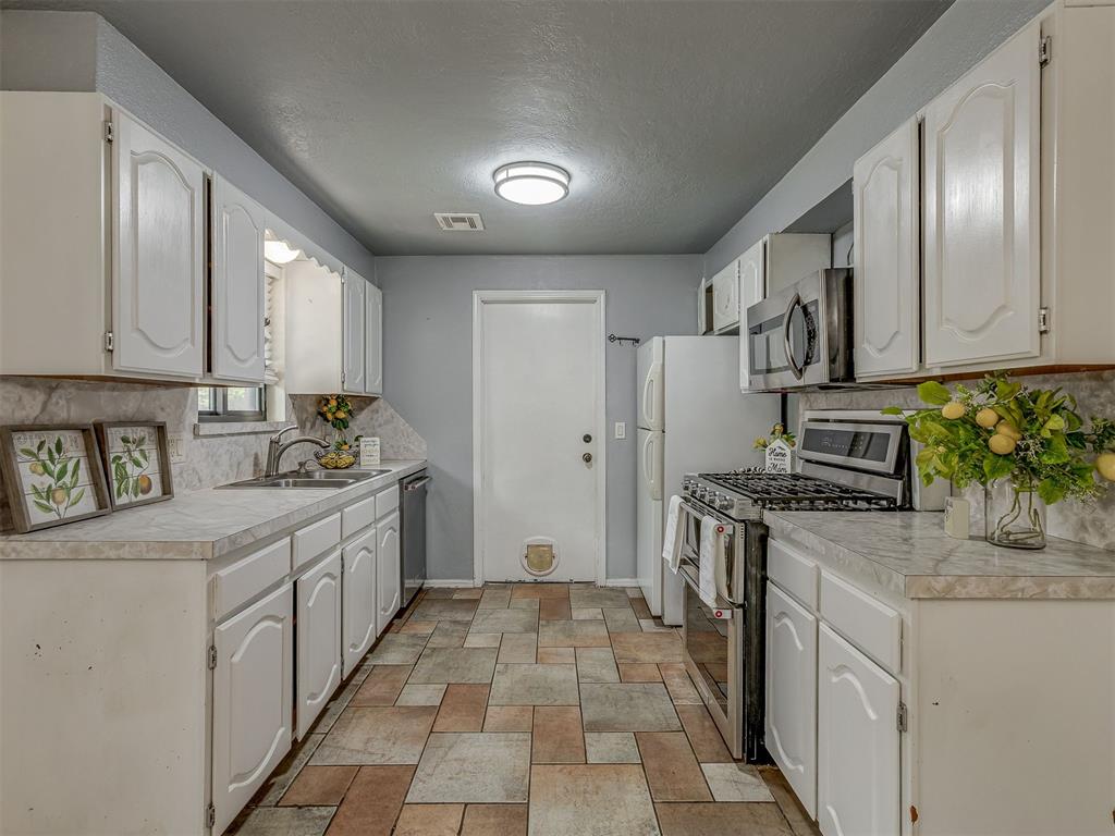 4200 Se 54th Street Property Photo 5
