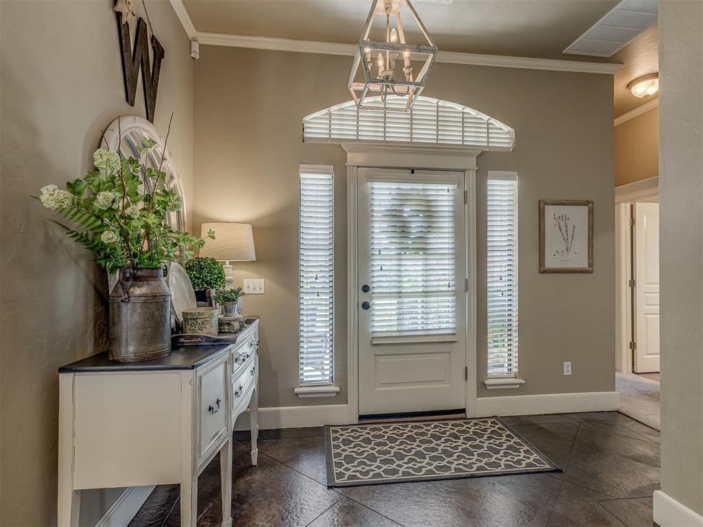 16205 Old Oak Drive Property Photo 6