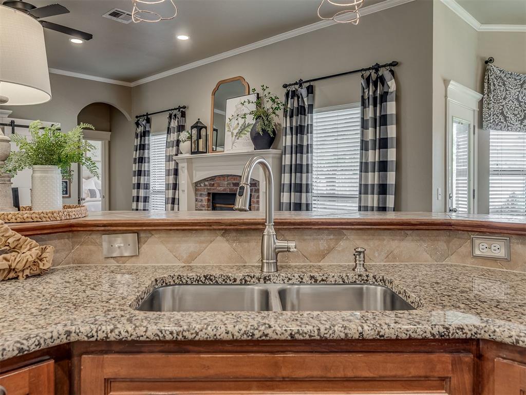 16205 Old Oak Drive Property Photo 16