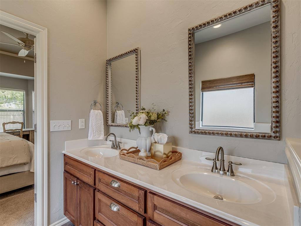 16205 Old Oak Drive Property Photo 28