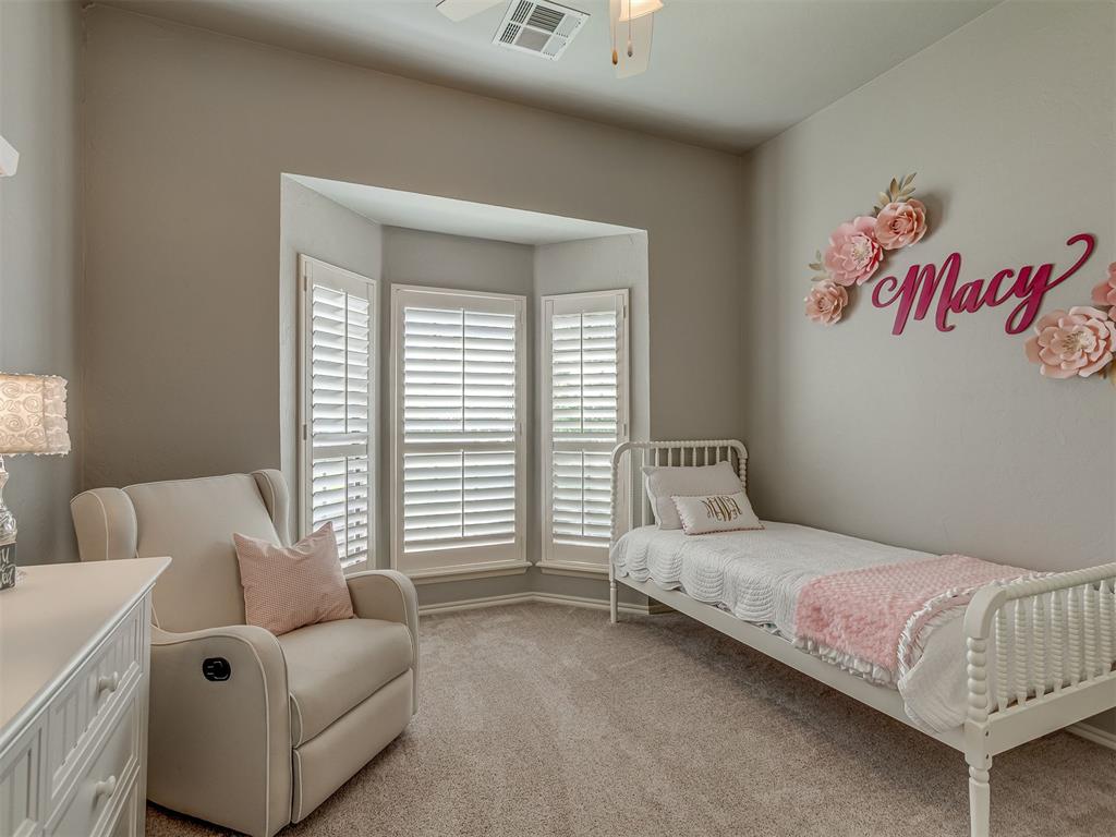 16205 Old Oak Drive Property Photo 32