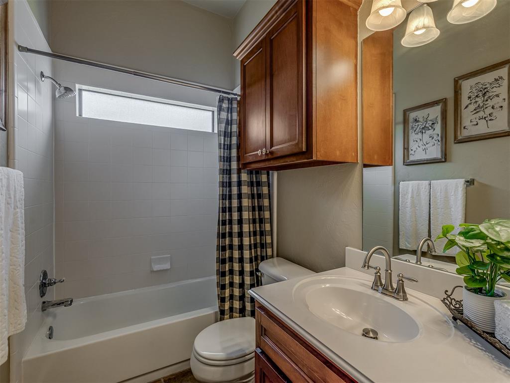 16205 Old Oak Drive Property Photo 34