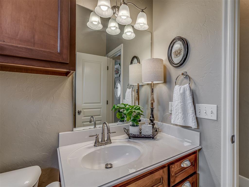 16205 Old Oak Drive Property Photo 35
