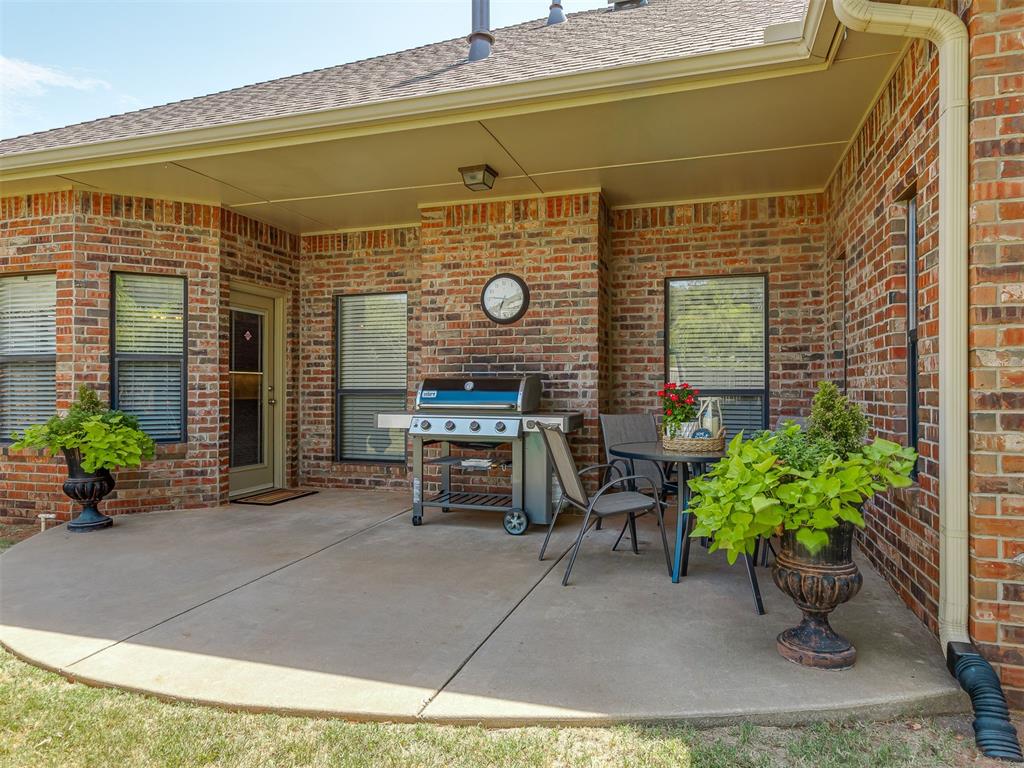16205 Old Oak Drive Property Photo 37